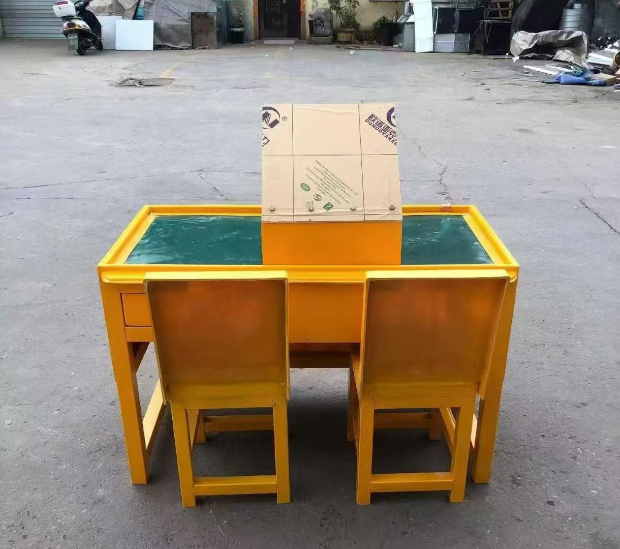 吴江防静电导通桌井下煤矿火工品发放桌：危险品流转的安全守护者